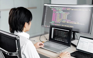 沁阳 ,php声明和调用变量的符号是什么？